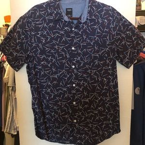 Size: Large (Men’s Button Down)